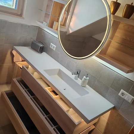 Daire Thomas's Loft
